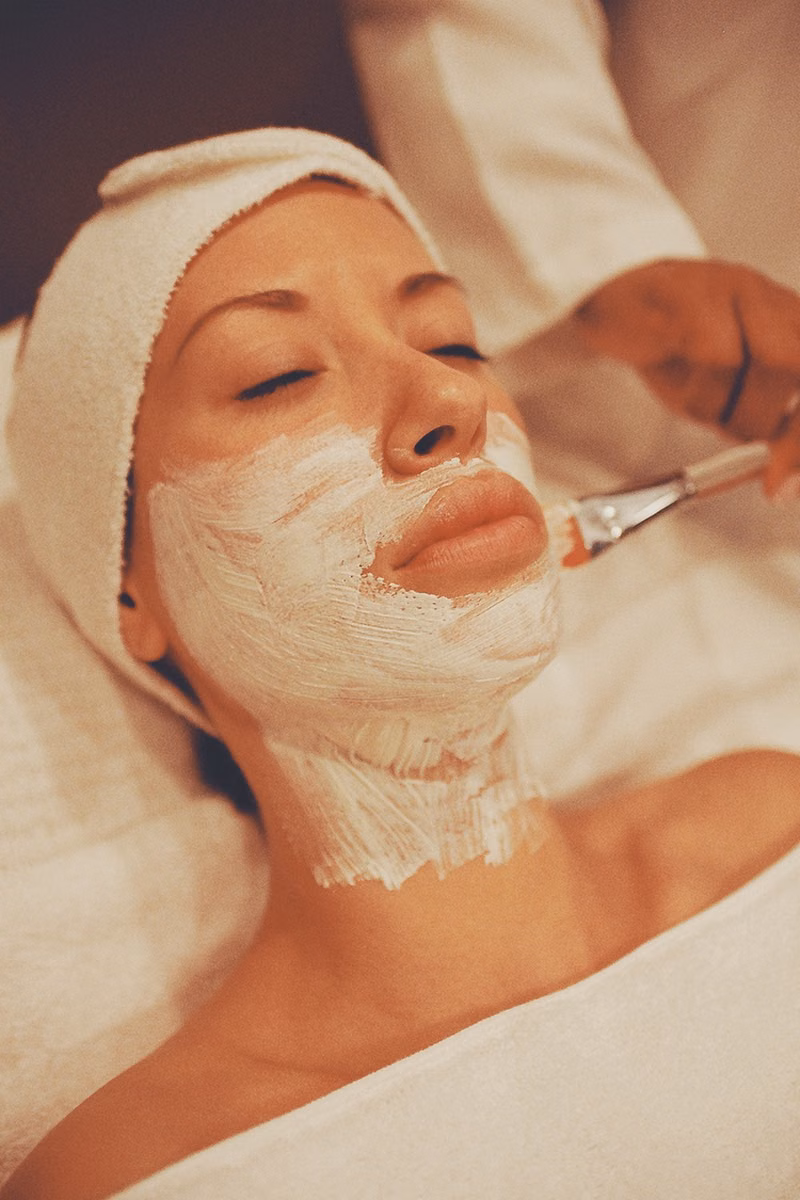 HydraFacial vs Carbon Facial in Multan - Elixir Aesthetics